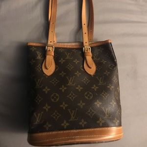 Louis Vuitton bucket pm bag